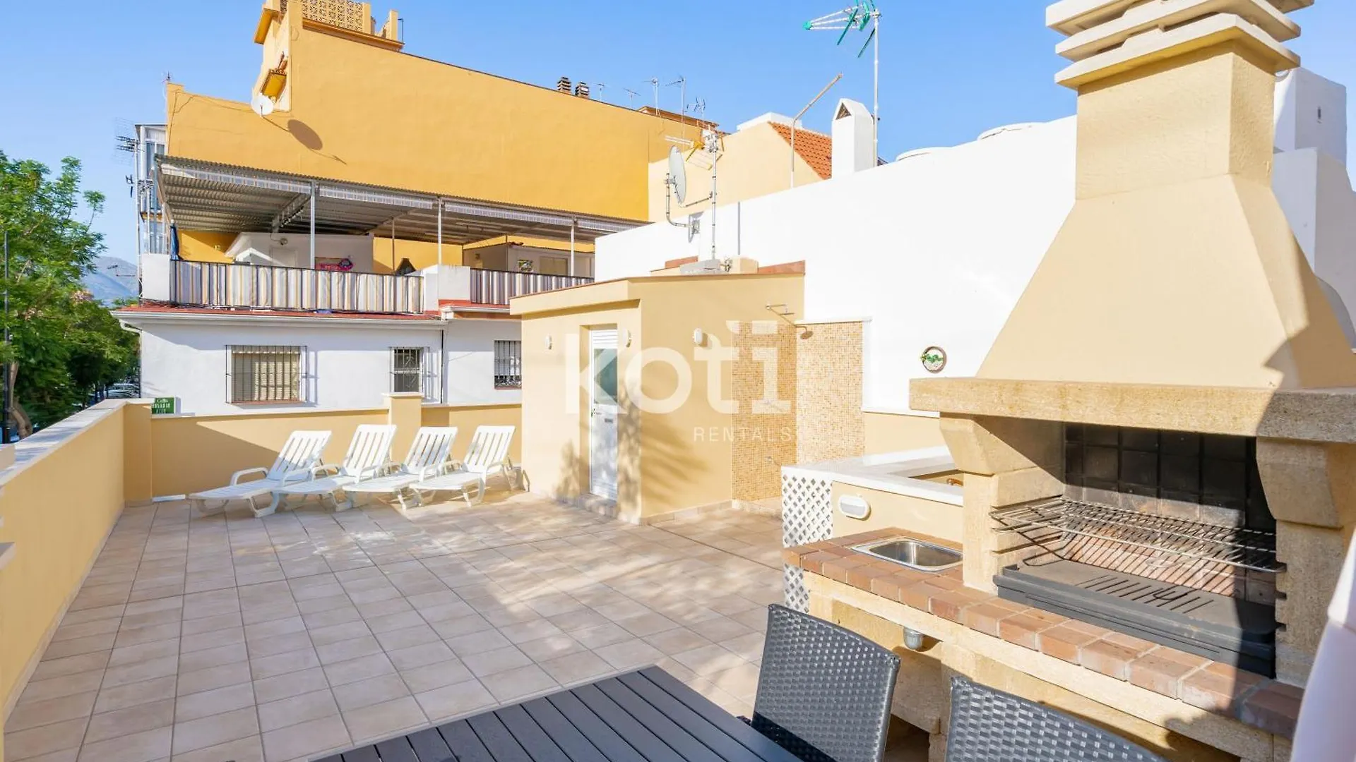 Koti Rentals - Casita Rosario Pino Rooftop Y Bbq فوينخيرولا